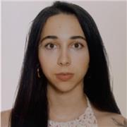 Soy una persona joven con habilidades en idiomas. Poseo el título B2 de inglés y estudios en instituto bilingüe.